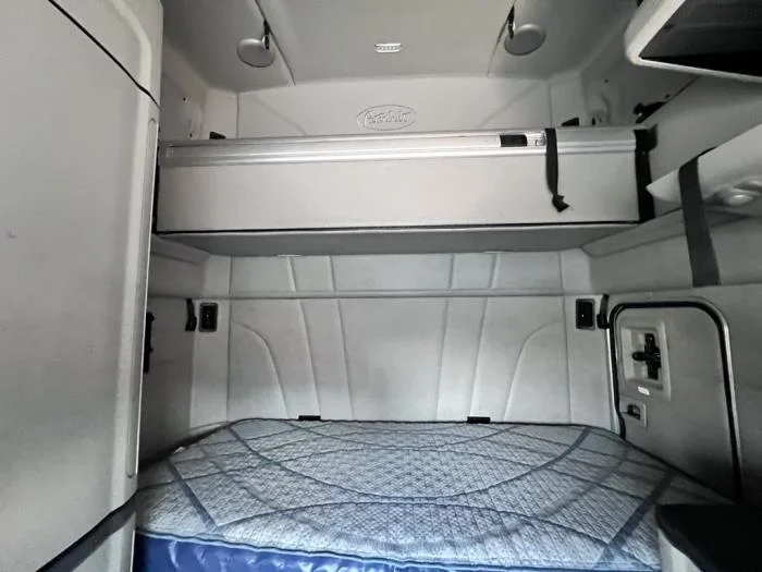 2022 Peterbilt 579 - image 15