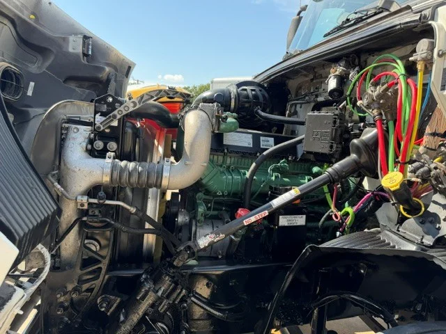 2018 Volvo VNR 640 in Wichita, KS — photo 19