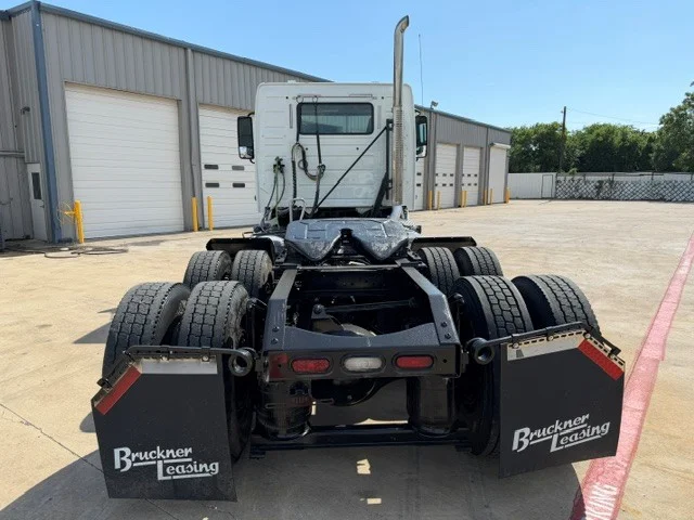 2018 Volvo VNR 640 in Wichita, KS — photo 6
