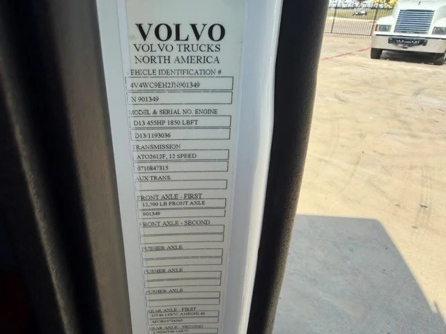 2018 Volvo VNR 640 in Wichita, KS — photo 18