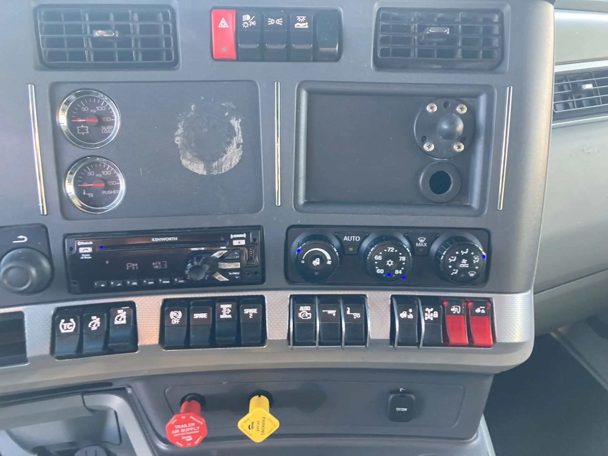 2020 Kenworth T680 - image 6
