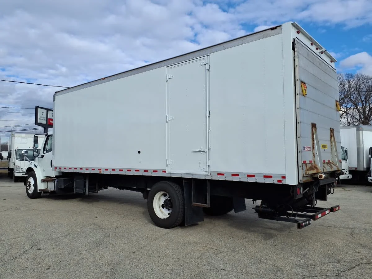 2020 Freightliner M2 106 - image 4