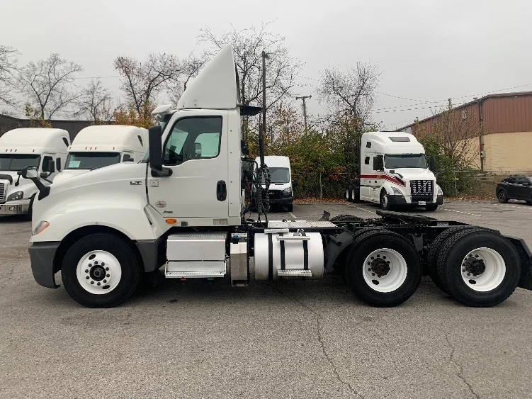 2019 International LT in Nashville, TN — photo 4