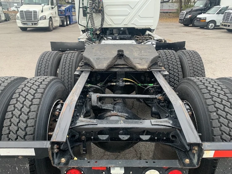 2019 International LT in Nashville, TN — photo 6