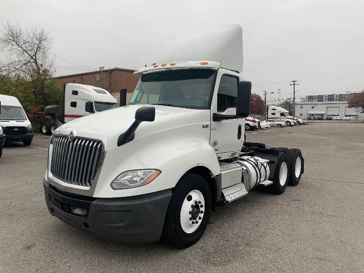 2019 International LT in Nashville, TN — photo 3