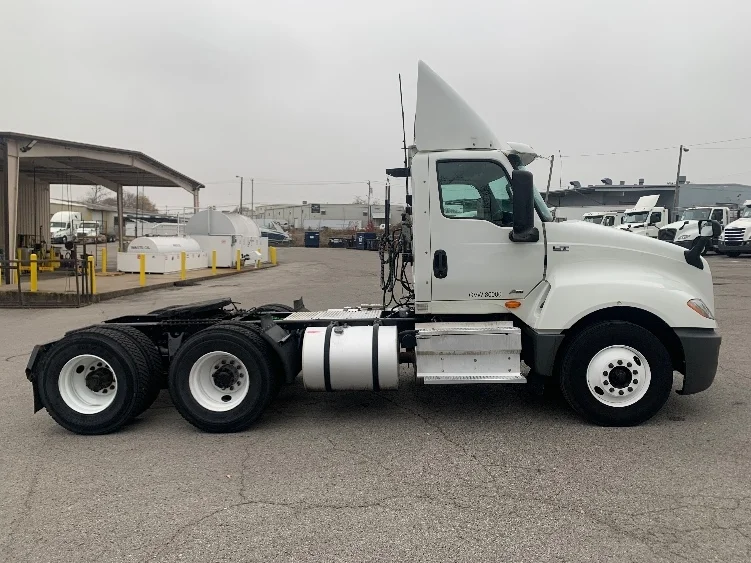 2019 International LT in Nashville, TN — photo 8