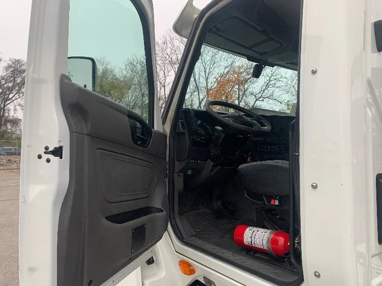 2019 International LT in Nashville, TN — photo 9