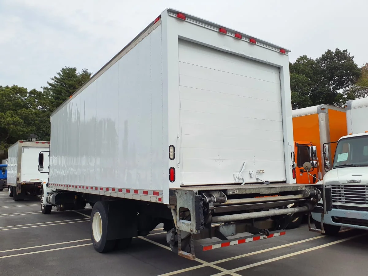 2016 International 4300 - image 6