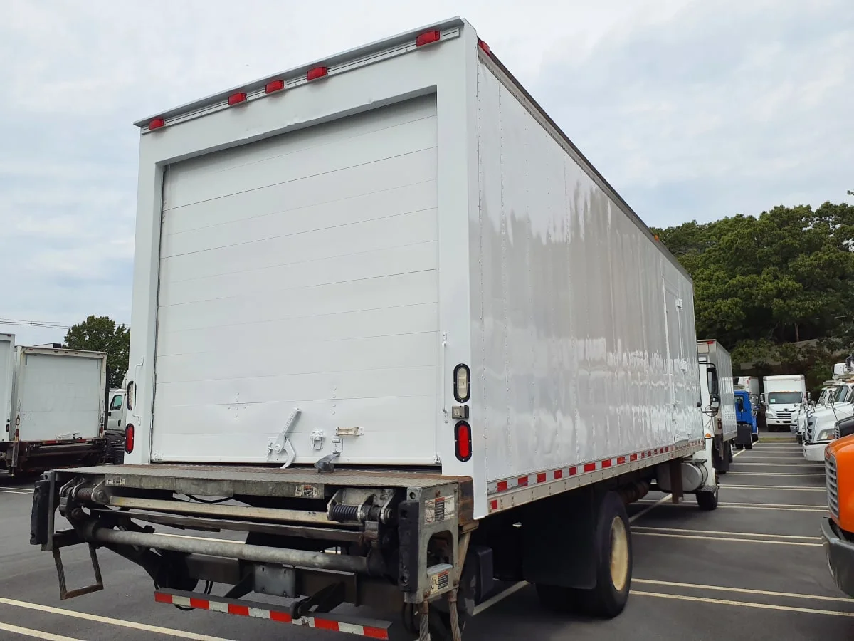 2016 International 4300 - image 4