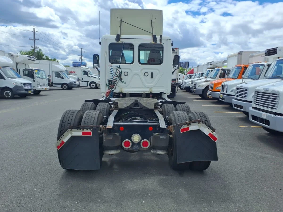 2018 Freightliner Cascadia in Newark, NJ — photo 5