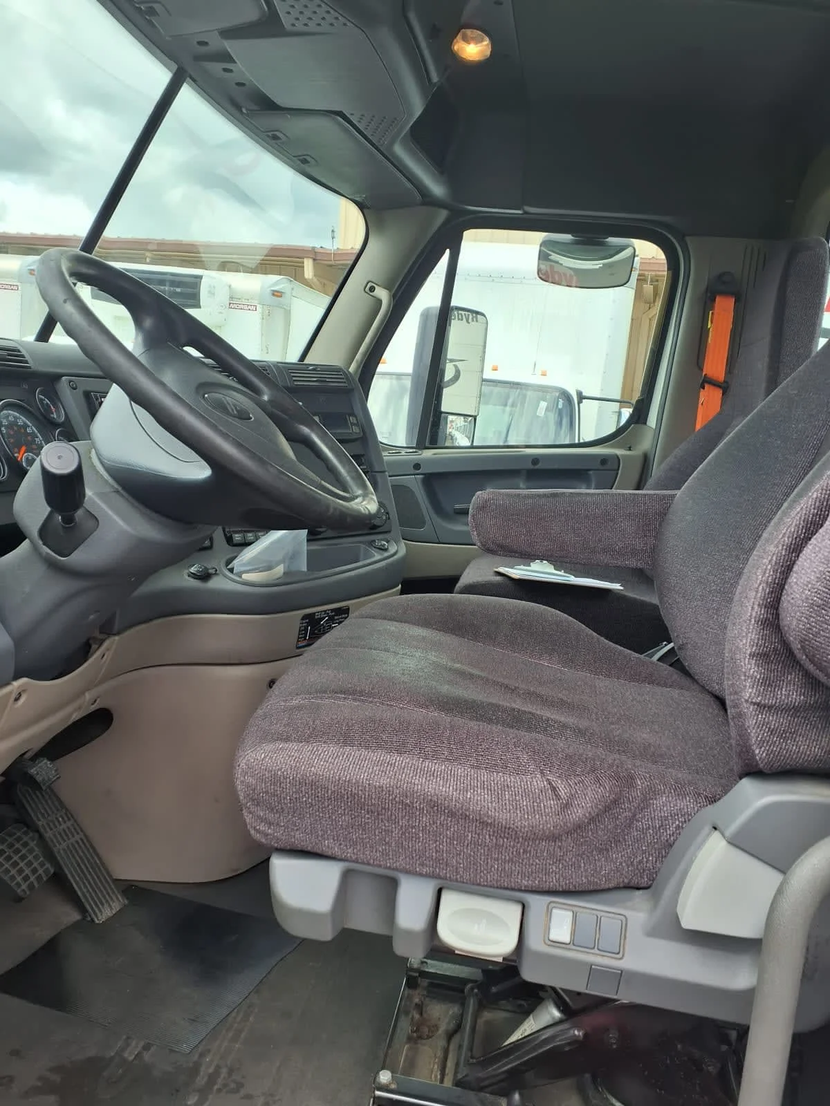 2018 Freightliner Cascadia in Newark, NJ — photo 7