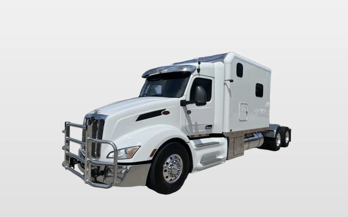 2023 Peterbilt 579 - image 1