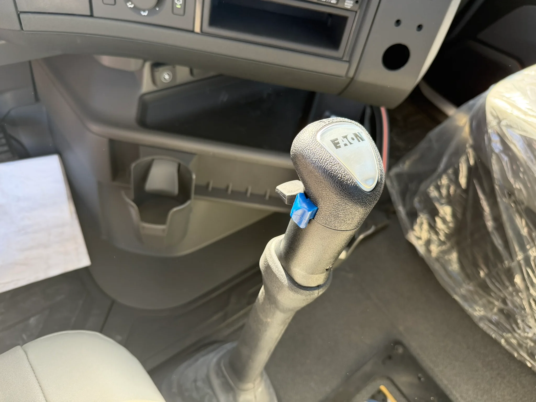 2024 Volvo VHD 300 in Fort Worth, TX — photo 14