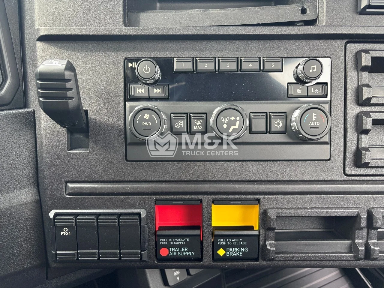 2027 Mack Anthem in Indianapolis, IN — photo 12