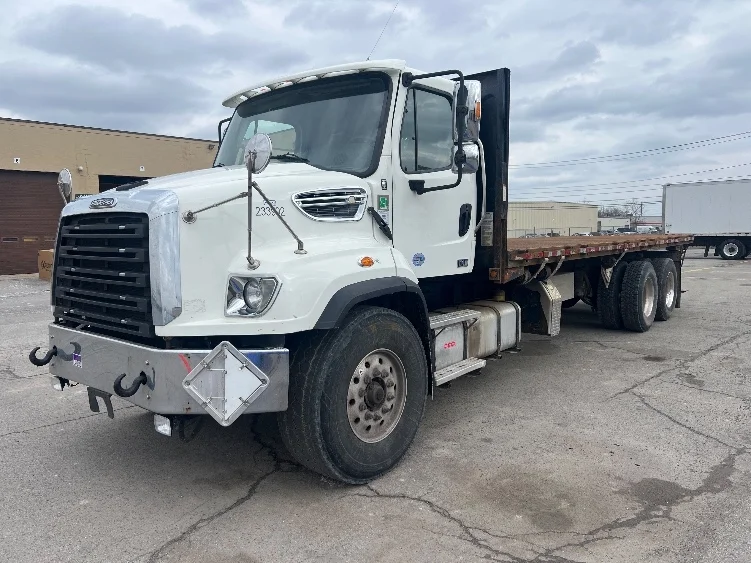 2019 Freightliner 114SD - image 3