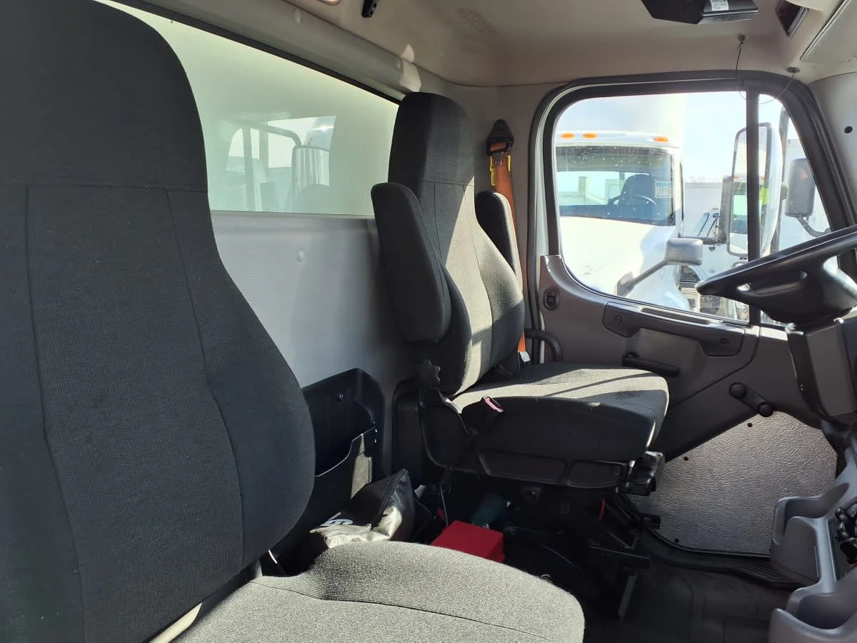 2019 Freightliner M2 106 in Oak Creek, WI — photo 7