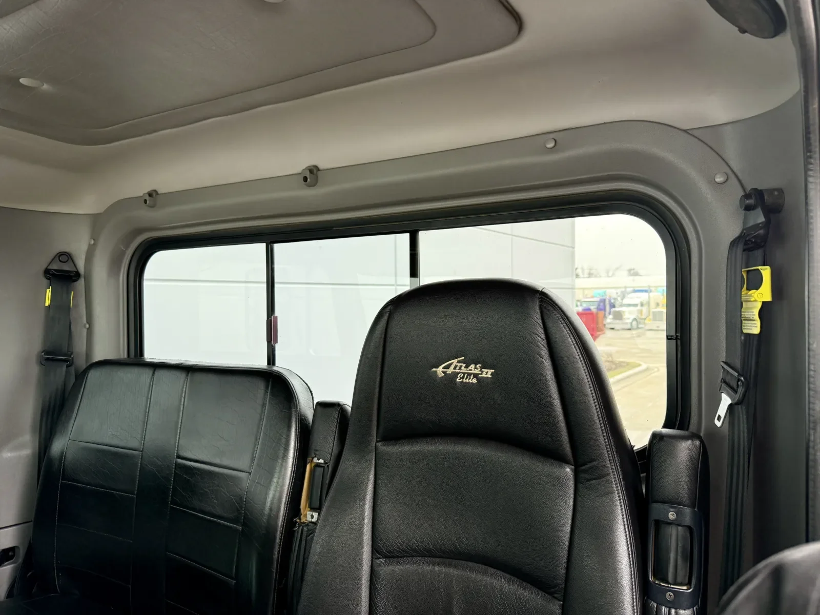 2017 Peterbilt 389 in New Lenox, IL — photo 20