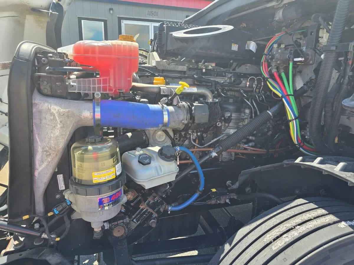 2019 Freightliner Cascadia in North Little Rock, AR — photo 8