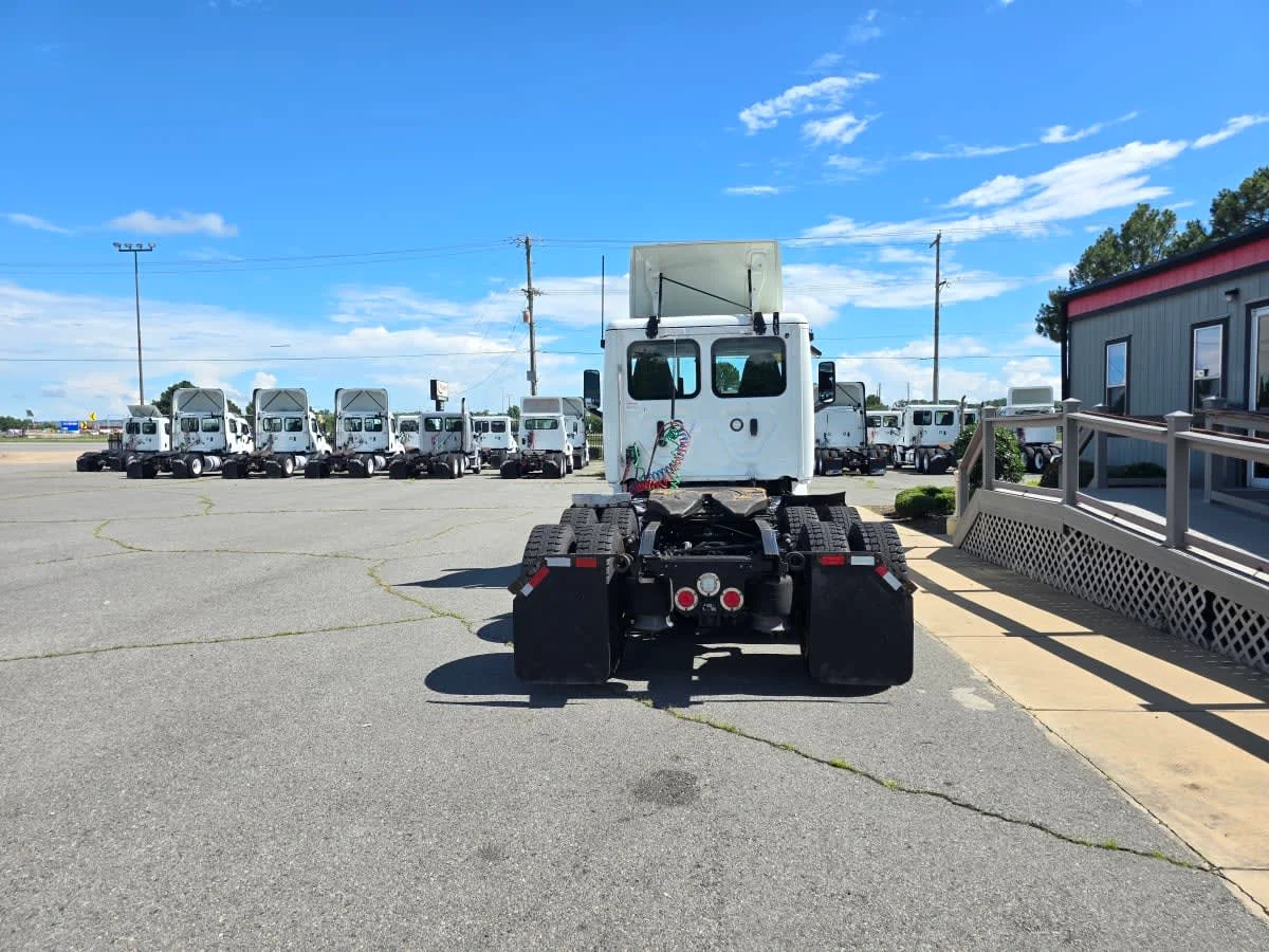 2019 Freightliner Cascadia in North Little Rock, AR — photo 5