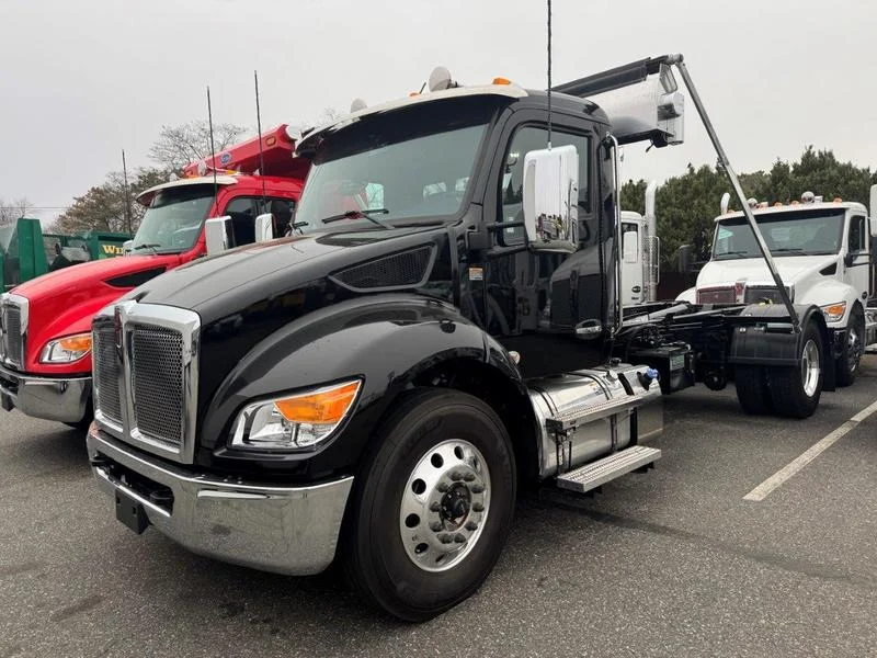 2025 Kenworth T280