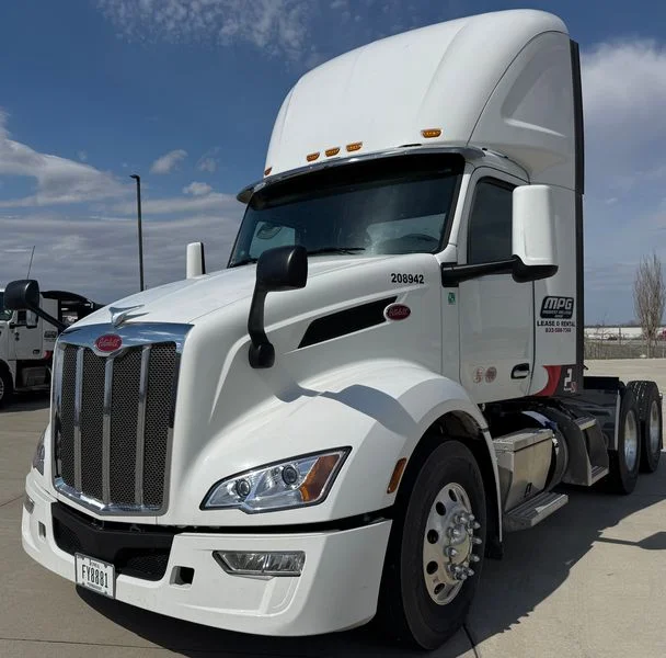 2025 Peterbilt 579 in GRETNA, NE