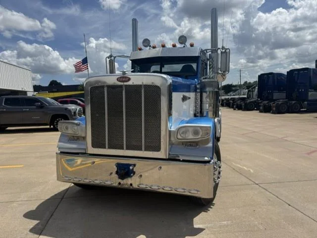 2015 Peterbilt 389 — photo 5