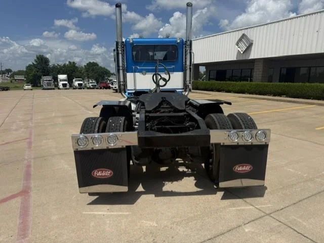 2015 Peterbilt 389 — photo 10