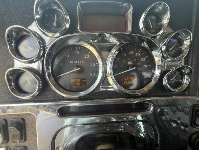 2015 Peterbilt 389 — photo 11