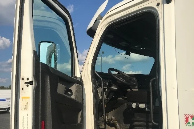 2020 Freightliner Cascadia in Concord, NC — photo 9