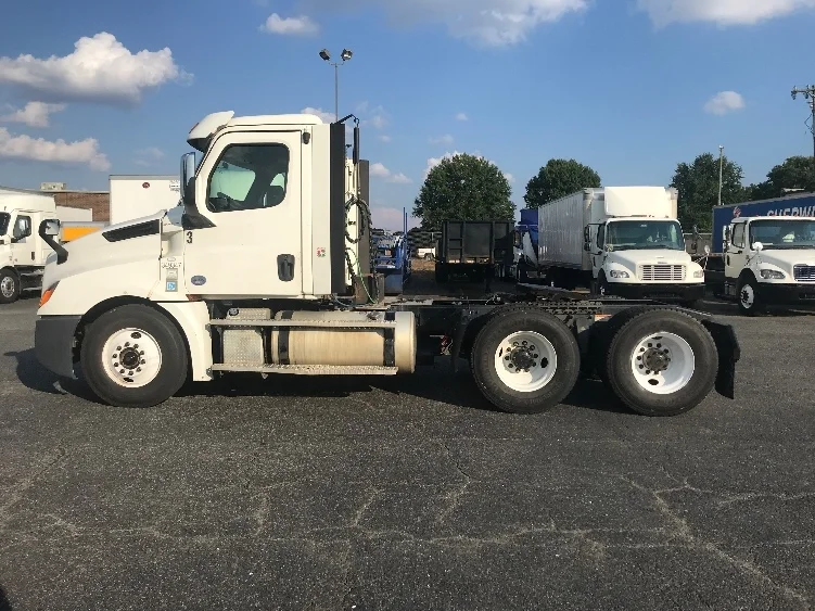 2020 Freightliner Cascadia in Concord, NC — photo 4