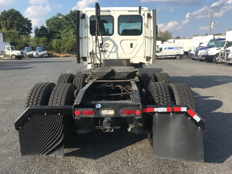 2020 Freightliner Cascadia in Concord, NC — photo 6