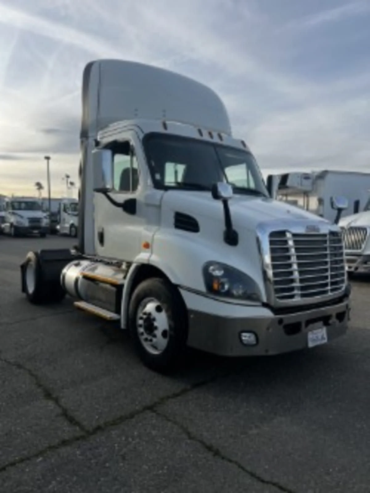 2017 Freightliner Cascadia in West Sacramento, CA — photo 3