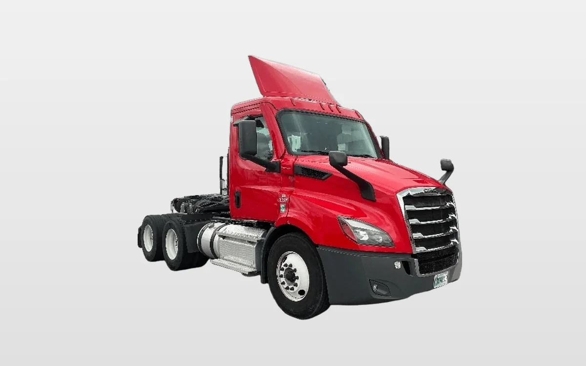 2020 Freightliner Cascadia - image 1