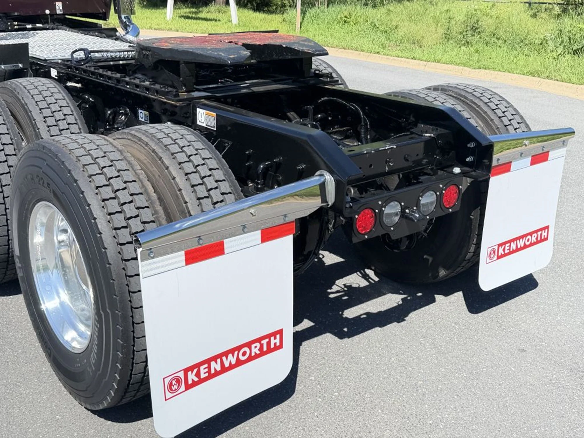 2027 Kenworth T880 in Harrisonburg, VA — photo 4