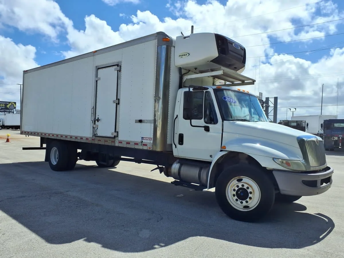2019 International 4300 in Davie, FL — photo 3