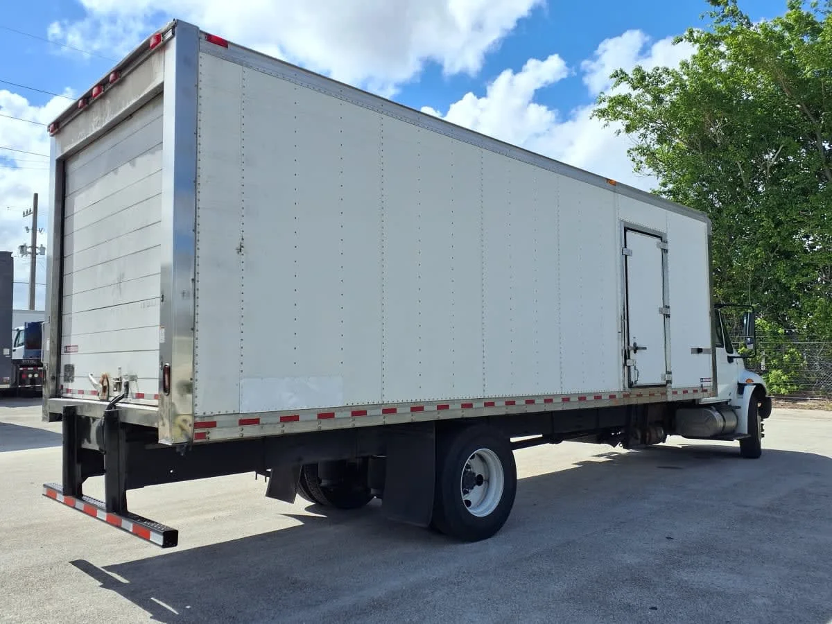 2019 International 4300 in Davie, FL — photo 4