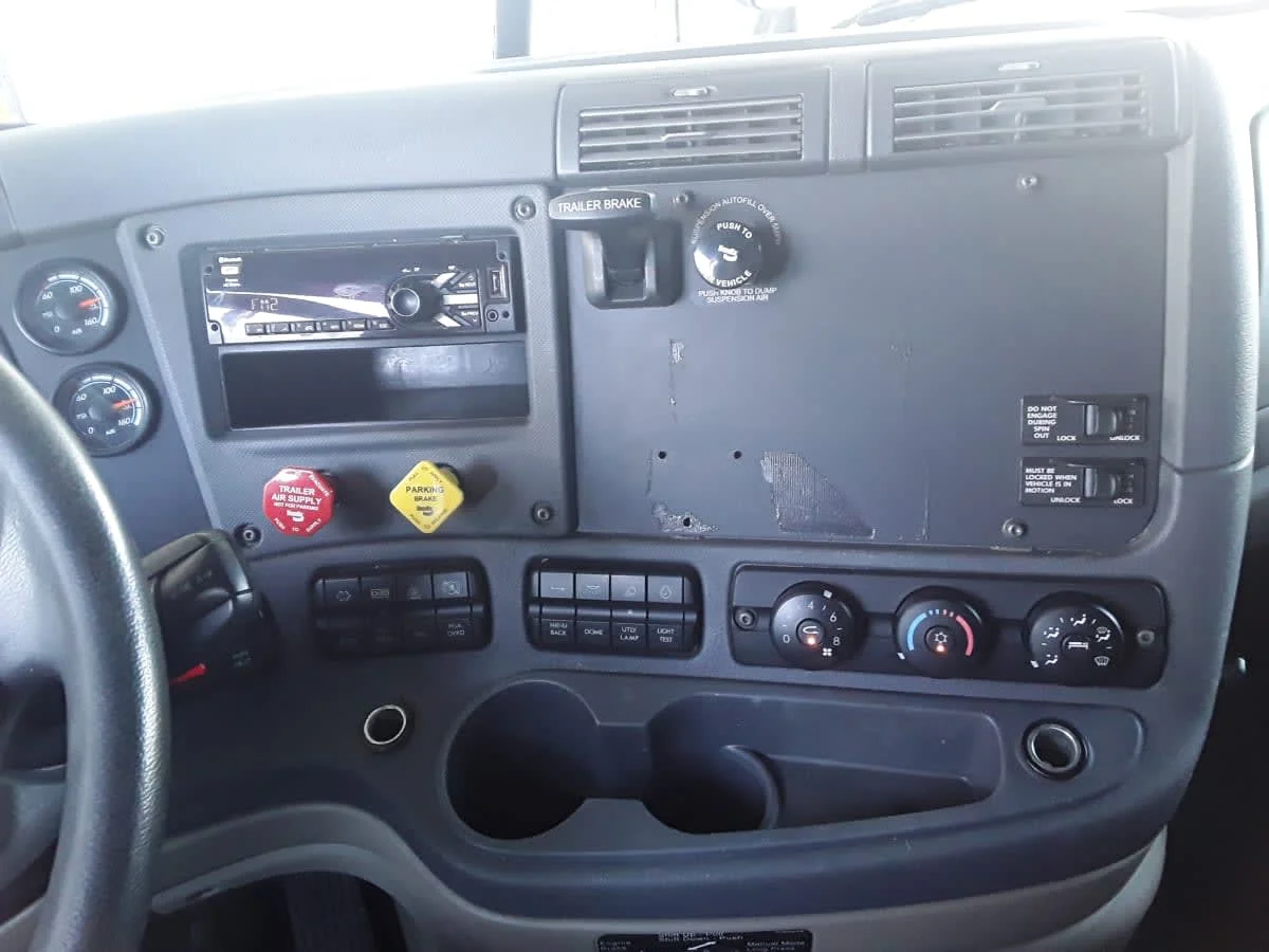 2020 Freightliner Cascadia in Hilliard, OH — photo 10