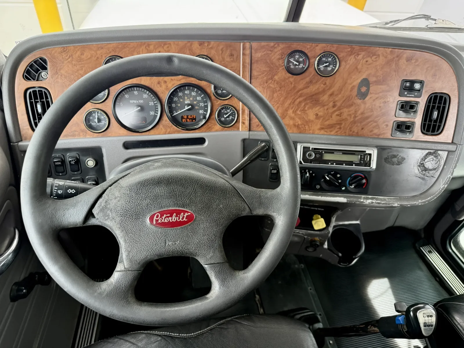 2007 Peterbilt in New Lenox, IL — photo 16