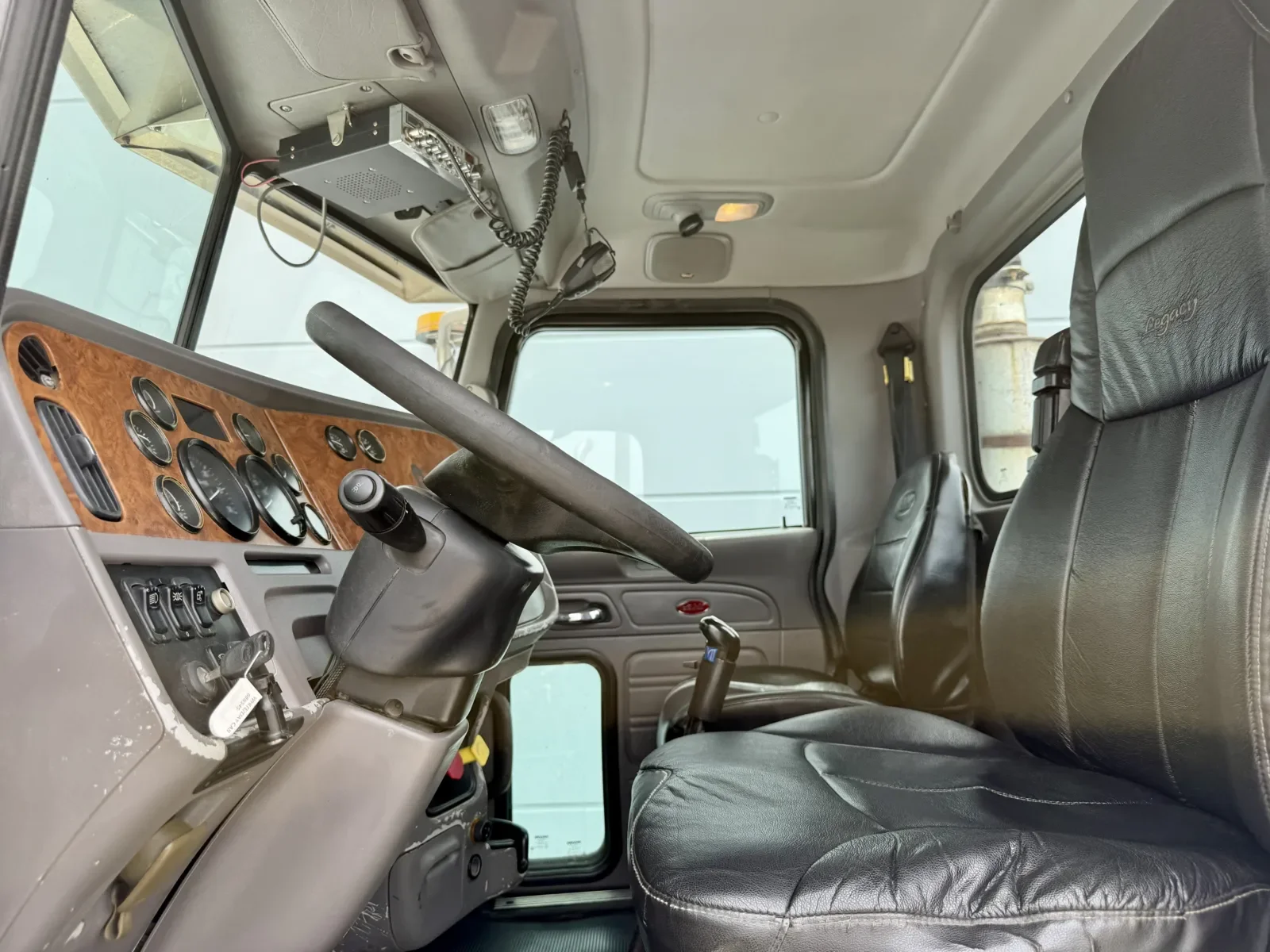 2007 Peterbilt in New Lenox, IL — photo 14