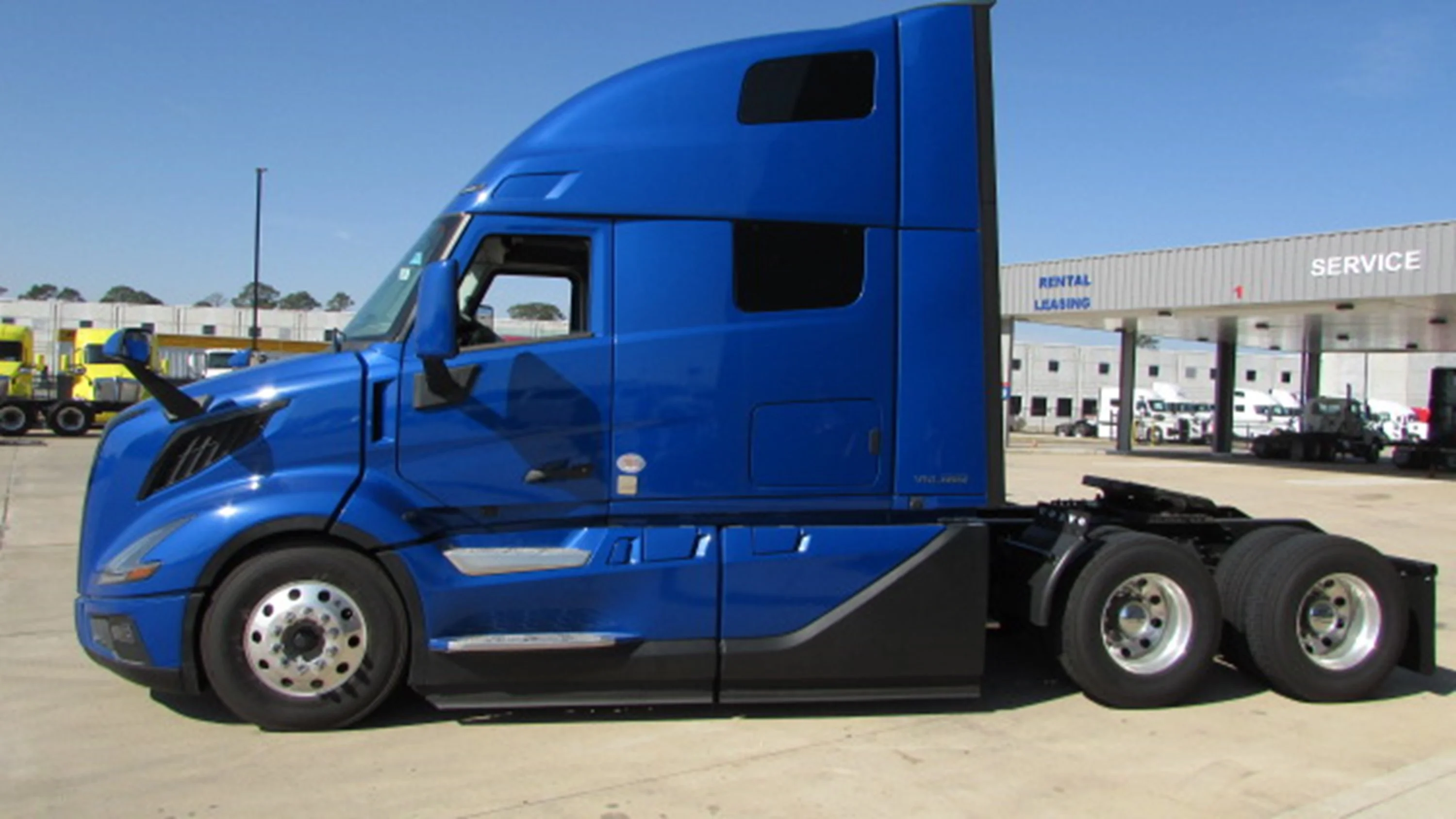 2026 Volvo VNL 660 in Houston, TX — photo 7