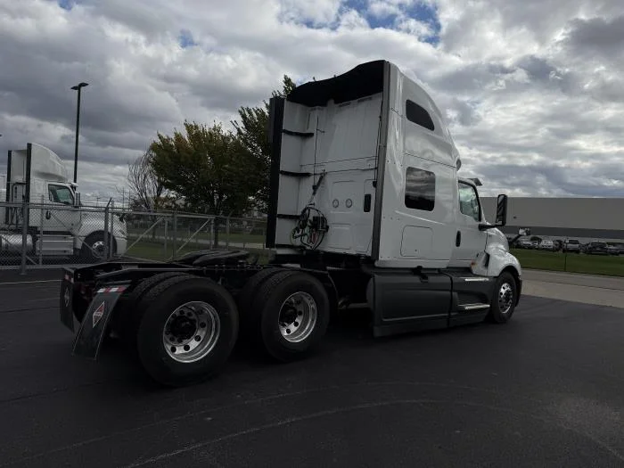 2026 International LT - image 5