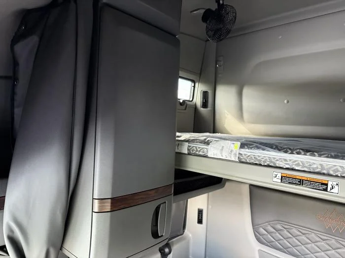 2026 International LT - image 9