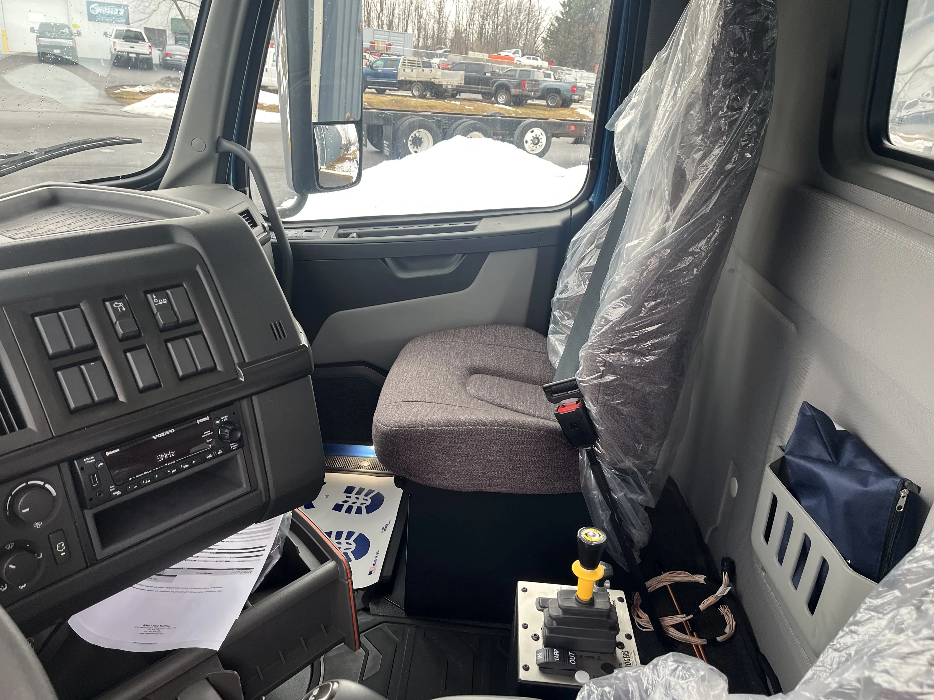 2026 Volvo VHD 300 in Hagerstown, MD — photo 8