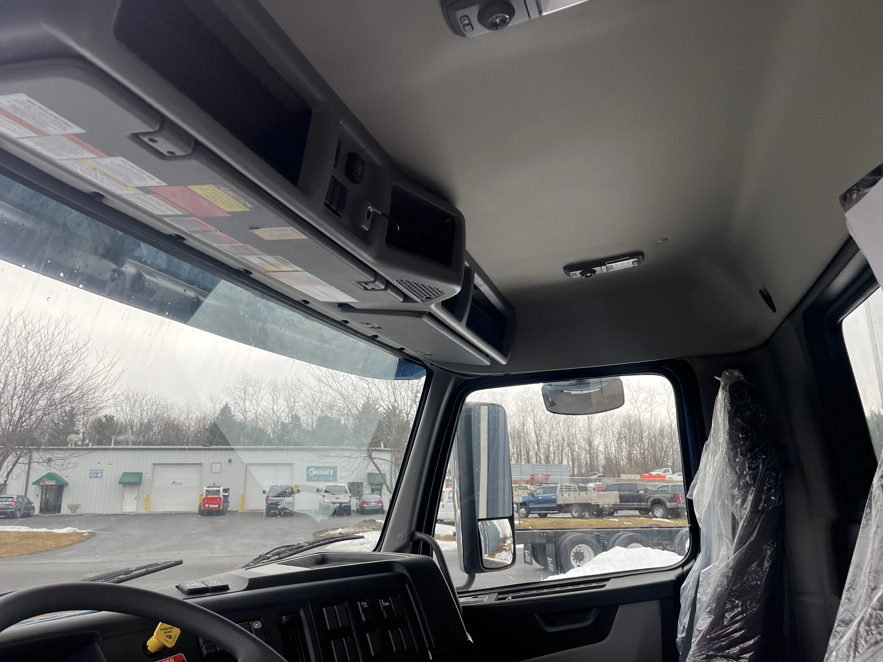 2026 Volvo VHD 300 in Hagerstown, MD — photo 9