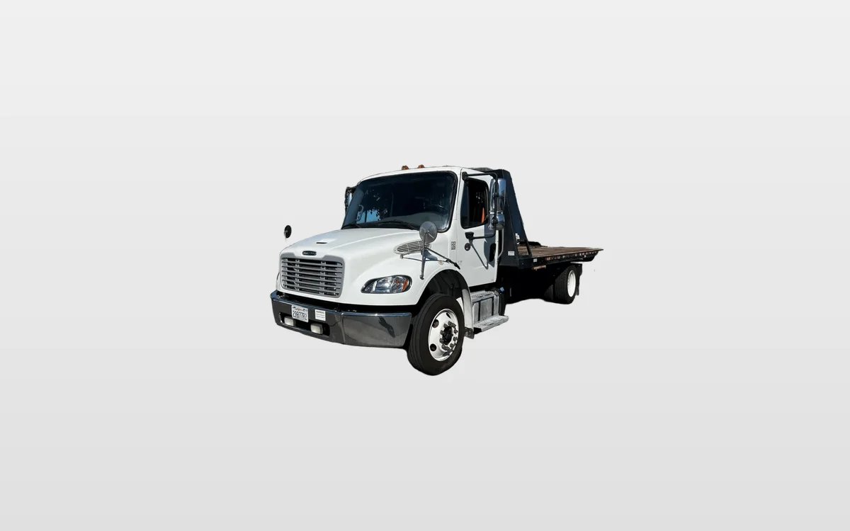 2019 Freightliner M2 106 - image 1