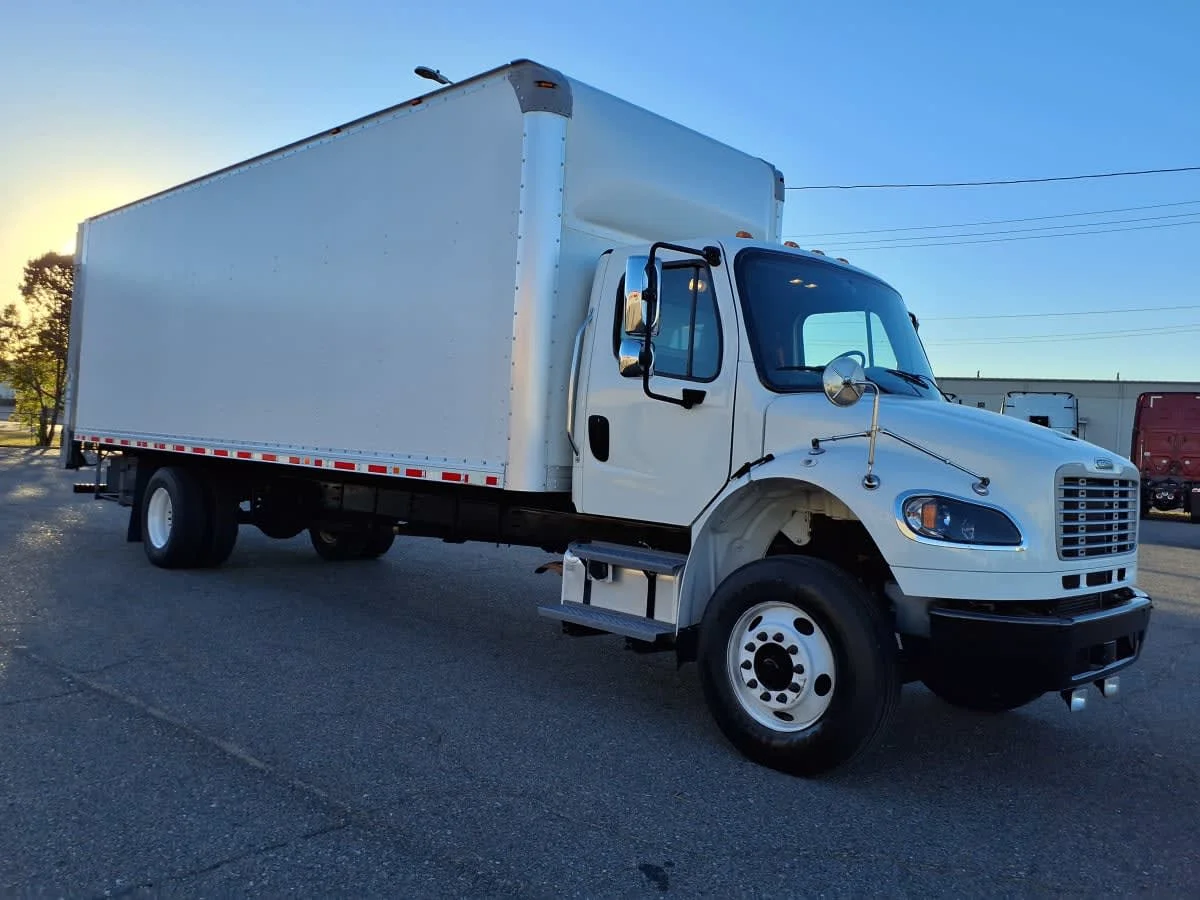 2020 Freightliner M2 106 - image 3