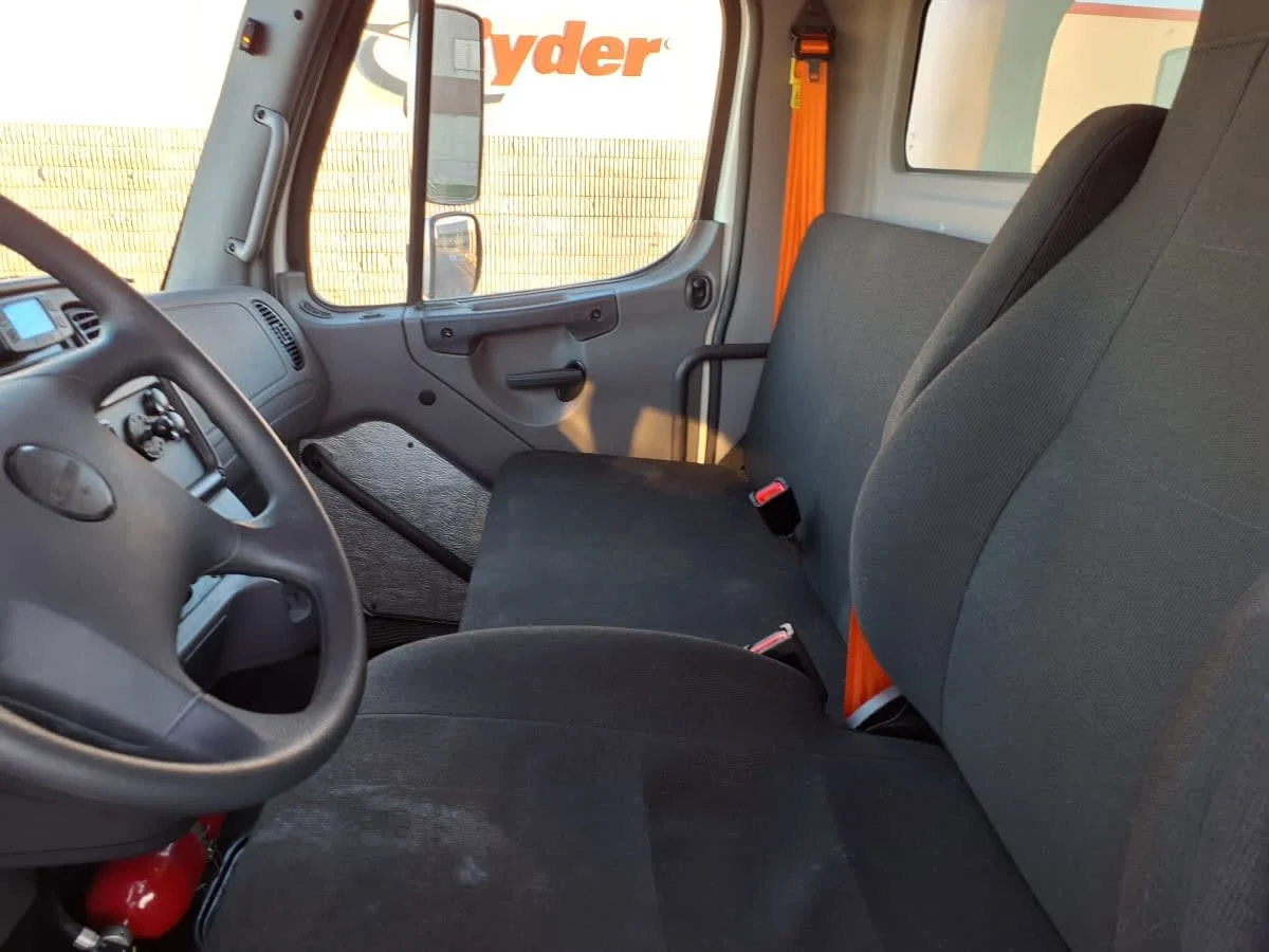 2020 Freightliner M2 106 - image 7