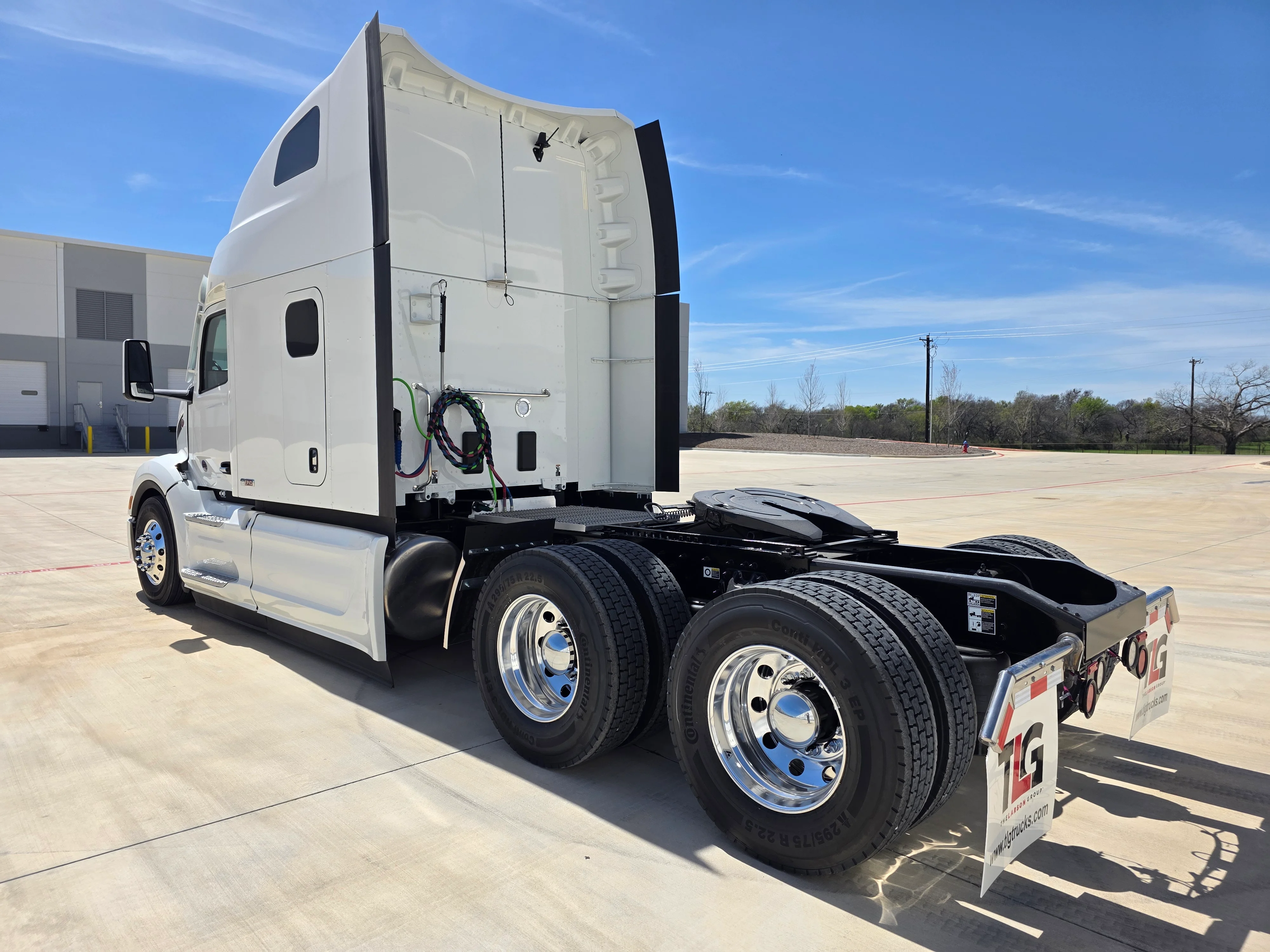 2027 Peterbilt 579 in Louisville, KY — photo 3