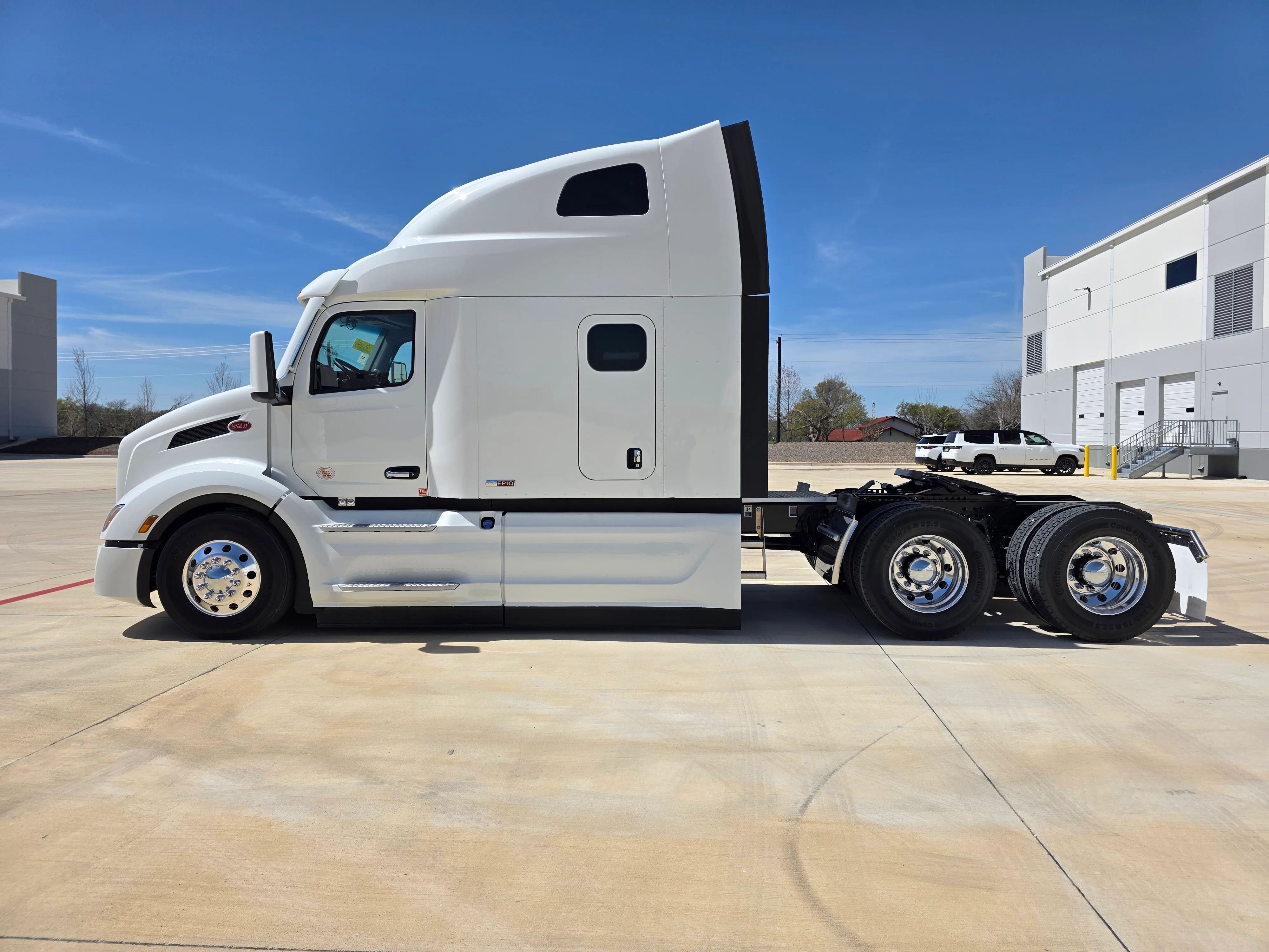 2027 Peterbilt 579 in Louisville, KY — photo 2