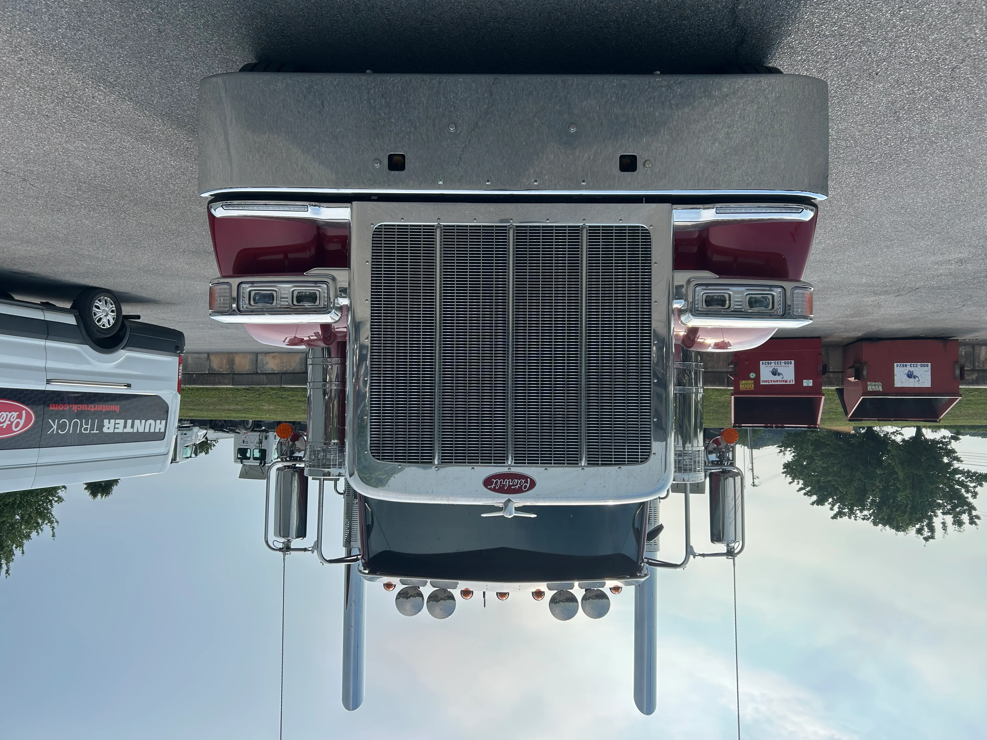 2027 Peterbilt 589 in Allentown, PA — photo 2